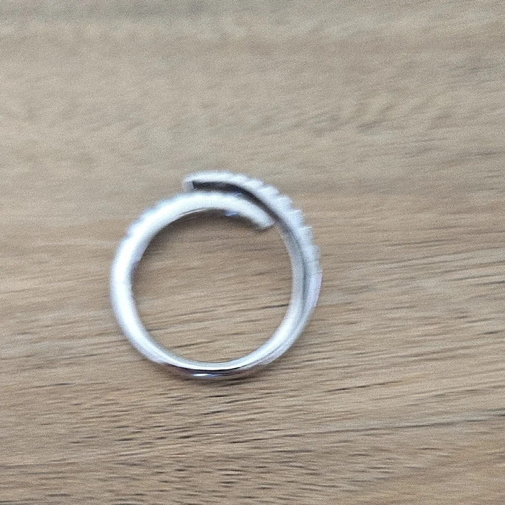 Elegant Silver Women's Ring